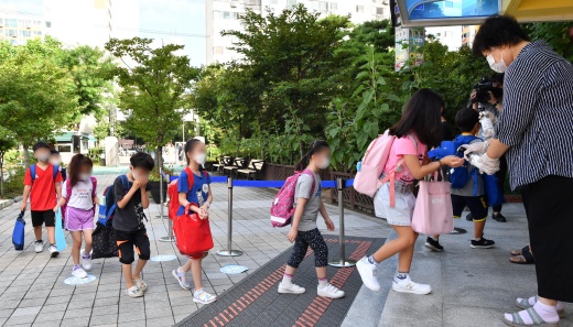 ‘위드 코로나’로 다시 학교 가는 아이를 위한 보험은? ‘위드 코로나’로 다시 학교 가는 아이를 위한 보험은?