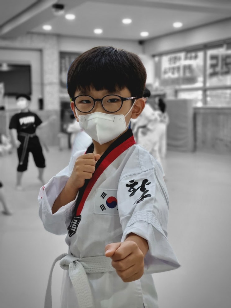  화랑태권도 흰띠의 발차기 다리찢기 도전기 태권도 띠 순서는 기본이지