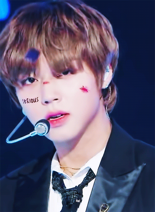 쇼음악중심 할로윈데이 AB6IX 박우진 Why So Serious? / 박지훈 - Serious 무대 보정 움짤! (Feat. 분쏘단) 쇼음악중심 할로윈데이 AB6IX 박우진 Why So Serious? / 박지훈 - Serious 무대 보정 움짤! (Feat. 분쏘단)