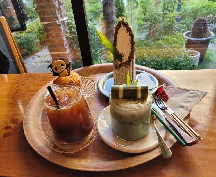  울산 태화강국가정원 근처 카페 코이 디저트 맛집!