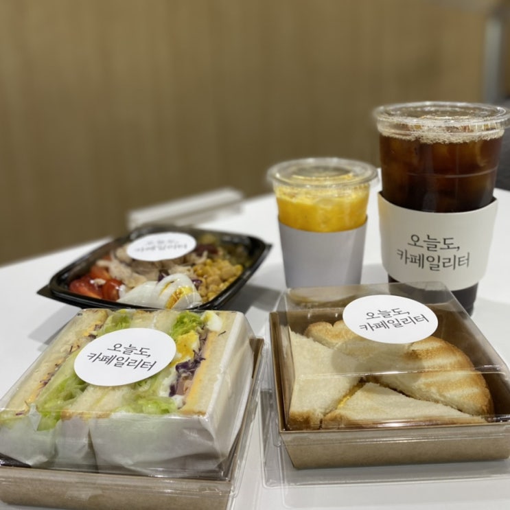  [강남역크로플] 1L 대용량 커피 수혈하기 좋은 카페- ‘오늘도 카페일리터 강남점’