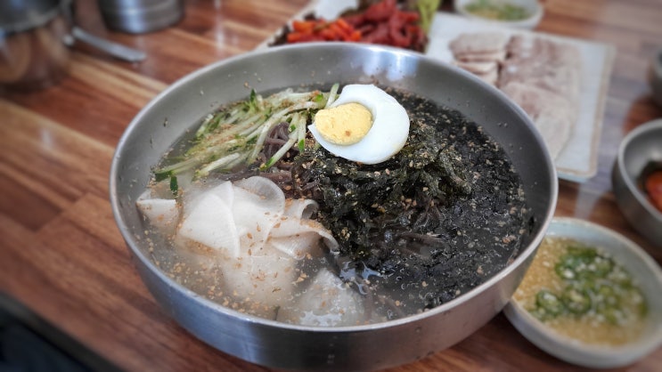  막국수와 수육가 맛난 분황사 맛집, 기와메밀막국수