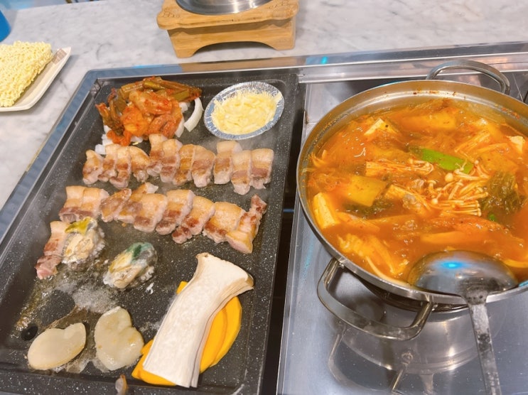  [여수맛집] 여수 감도어부에서 숙성삼겹삼합에 묵은지찌개 뇸뇸 :)