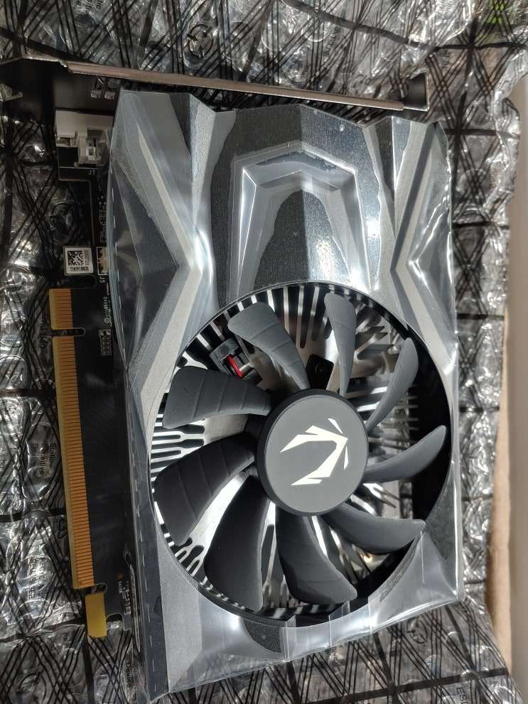  익산 컴퓨터 조택 GTX1650 그래픽 카드 입고 배그 롤용 신품 판매 합니다.