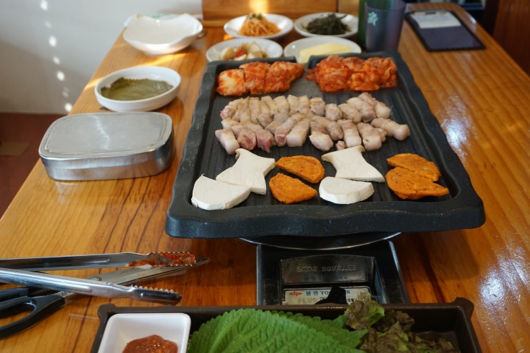  상일동고기집 농부의꿈 상일점에서 초벌구이 삼겹살 한상 테이블