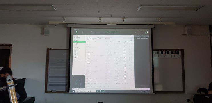  서초구 학교 과학실 & 음악실에 빔프로젝트 설치