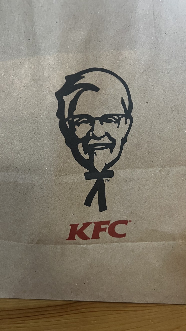  [내돈내산]KFC에 정자역점에서 블랙라벨치킨, 블랙라벨 갓양념치킨, 블랙라벨 고추콰삭치킨을 포장해왔어요(3번째)