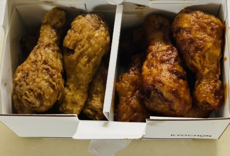  교촌치킨 반반콤보 닭다리와 날개 간장맛과 레드매콤양념