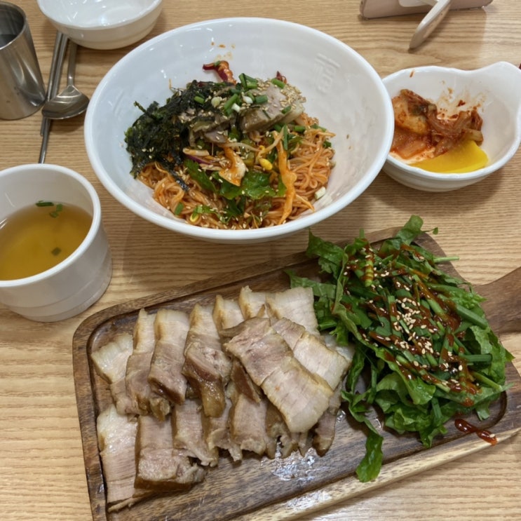  전북대 구정문 국수전문점 '인정국수'