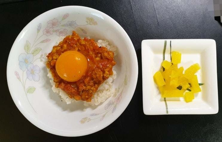  방울토마토와 다진고기로 드라이카레 만들기 *수분기 없는 이색 카레