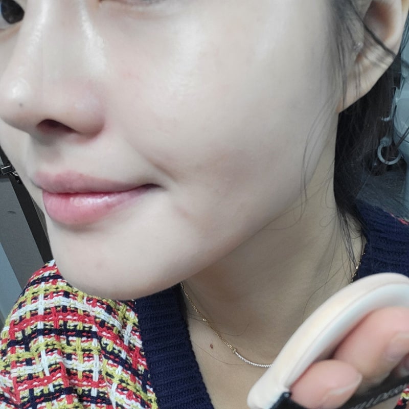 뷰티/메이크업제품)꿀피부로 만들어주는 인셀덤쿠션인 포디러스터쿠션
