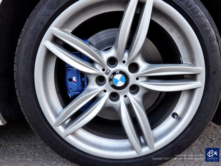 BMW 530i 엠 퍼포먼스 블루 캘리퍼도색