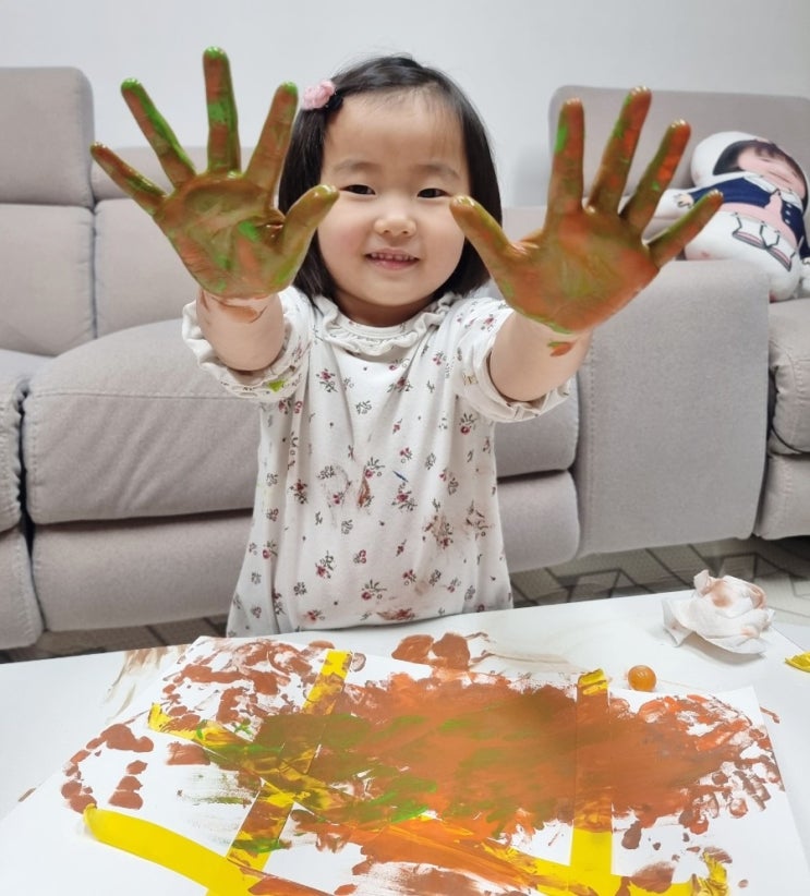  인천기독교종합사회복지관 태화장난감놀이터 "엄마랑아이랑"_캔버스 물감놀이