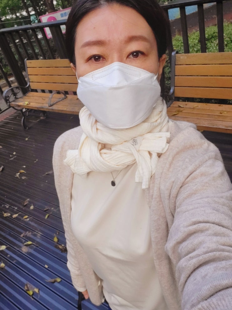  목단꽃이 피었습니다(수피마 코튼, 레더 팬츠, 실버 목걸이)