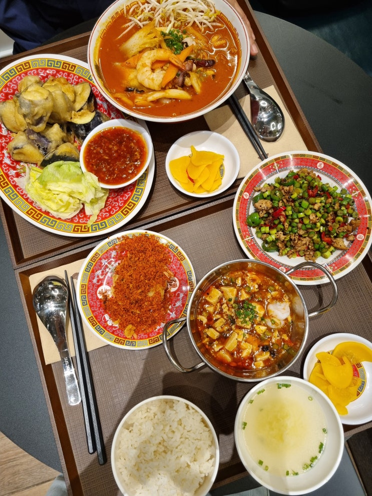  여의도 더현대 맛집 - 헤이웍by초류향. 더현대에서 중식 맛있는 곳.