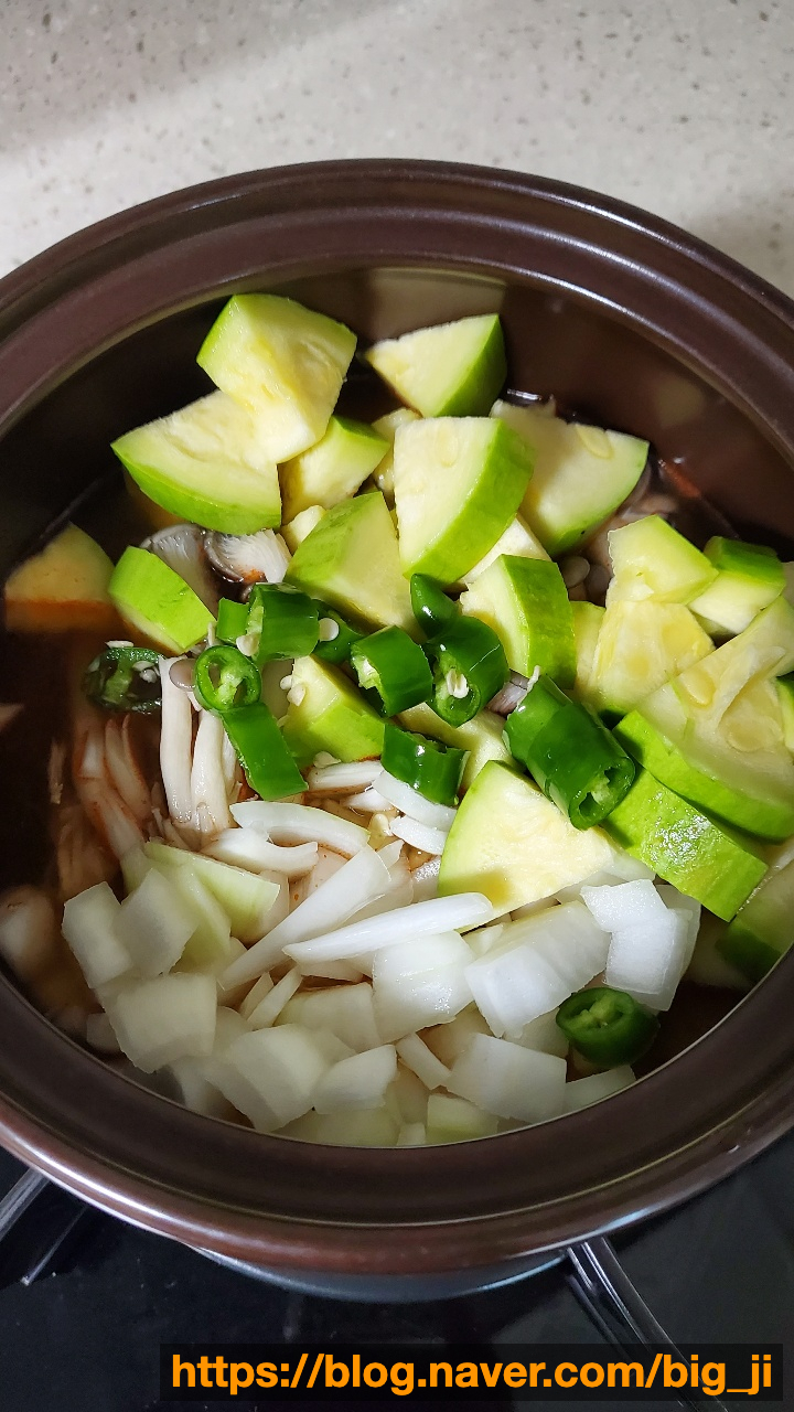  초간단 순두부찌개 레시피 (feat.다담 순두부찌개)