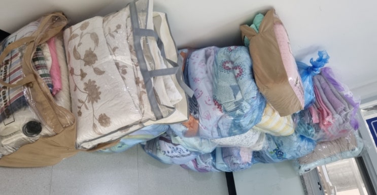 이불.수건.배변패드.강아지간식후원물품. 별내 불법개농장 별에서온댕댕이에 전달 완료 이불.수건.배변패드.강아지간식후원물품. 별내 불법개농장 별에서온댕댕이에 전달 완료