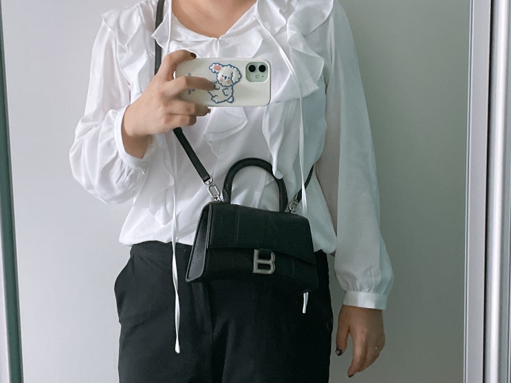 발렌시아가 아워글래스 탑 핸들 xs 존예️