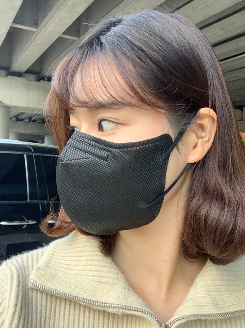 오나미 마스크 새부리형KF94 밀착력, 귀아픔, 숨쉬기, 보풀등 (착용샷 있음)
