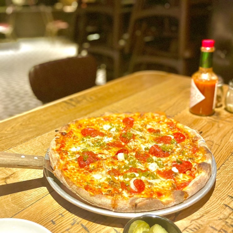 간편하게 먹을 수 있는 인천 파라다이스 시티 맛집 폴리스 피자