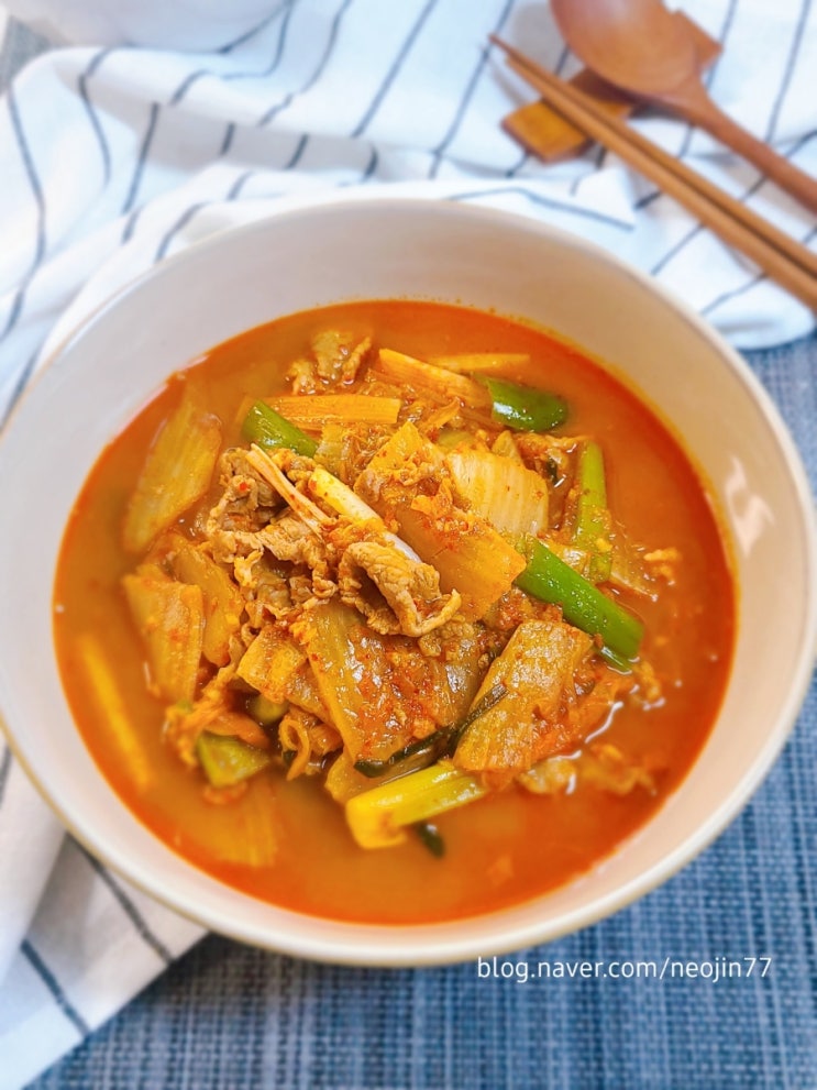 돼지고기 김치찌개 맛있게 끓이는법 꿀팁 가득한 국물요리 돼지고기 김치찌개 맛있게 끓이는법 꿀팁 가득한 국물요리