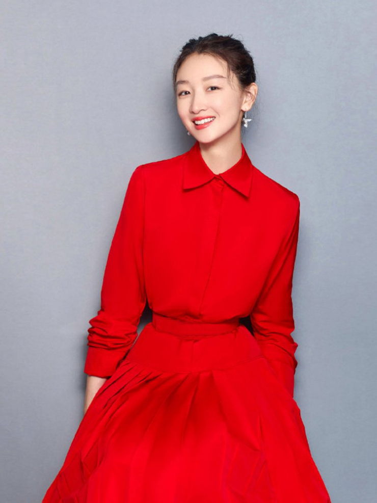 Zhou Dongyu 스타와 같은 초가을 기질 드레스 레드 플리츠 롱 스커트 여성의 핫 스타일