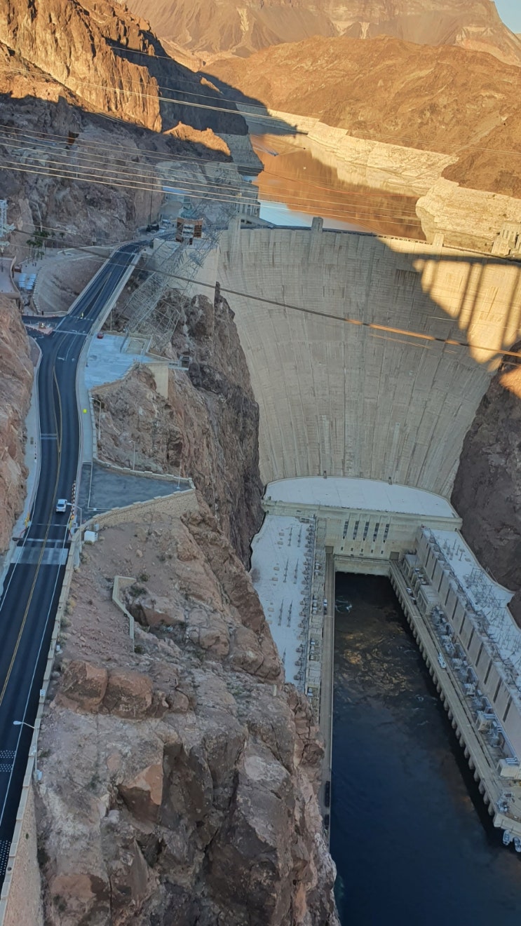 Hoover Dam / Mike O'Callaghan - Pat Tillman Memorial Bridge[후버댐/마이크 오칼라한-팻 틸만 기념교: 아리조나주와 네바다주 경계]