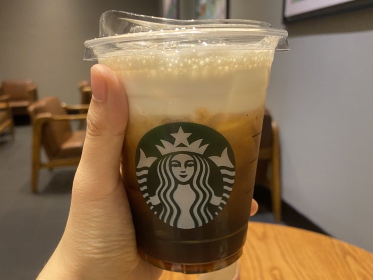  토피넛콜드브루 스타벅스에서 먹고 옴
