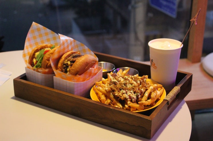 연남동 맛집 홍대 데이트 홍대 수제버거 1989버거스탠드