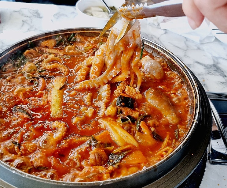 송도맛집 '짱구네 송도점' 추운날엔 빨간거 낙지전골 송도맛집 '짱구네 송도점' 추운날엔 빨간거 낙지전골