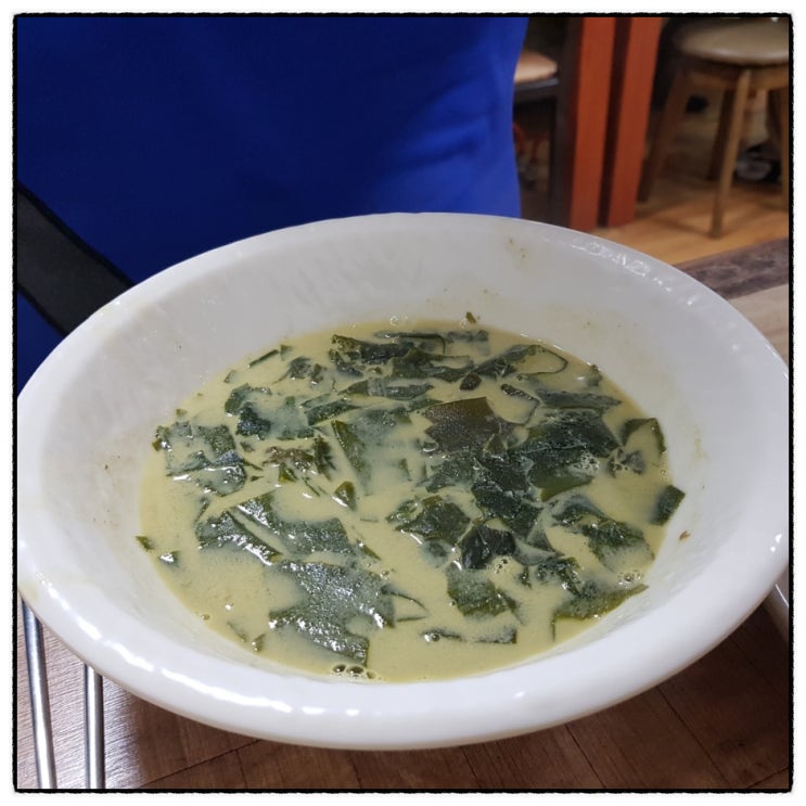  제주 도청에 있는 보말국밥 맛집 명가손만두와 보말칼국수
