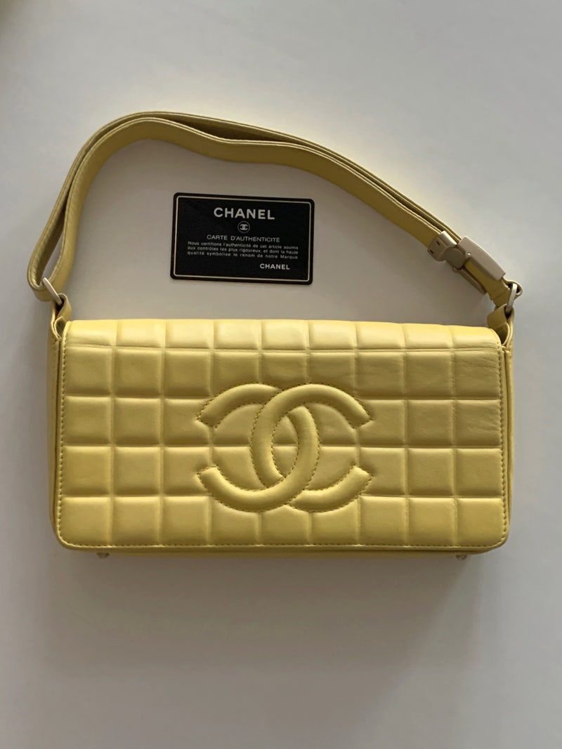 (판매완료)CHANEL 빈티지 샤넬 제니 초콜렛바 숄더백