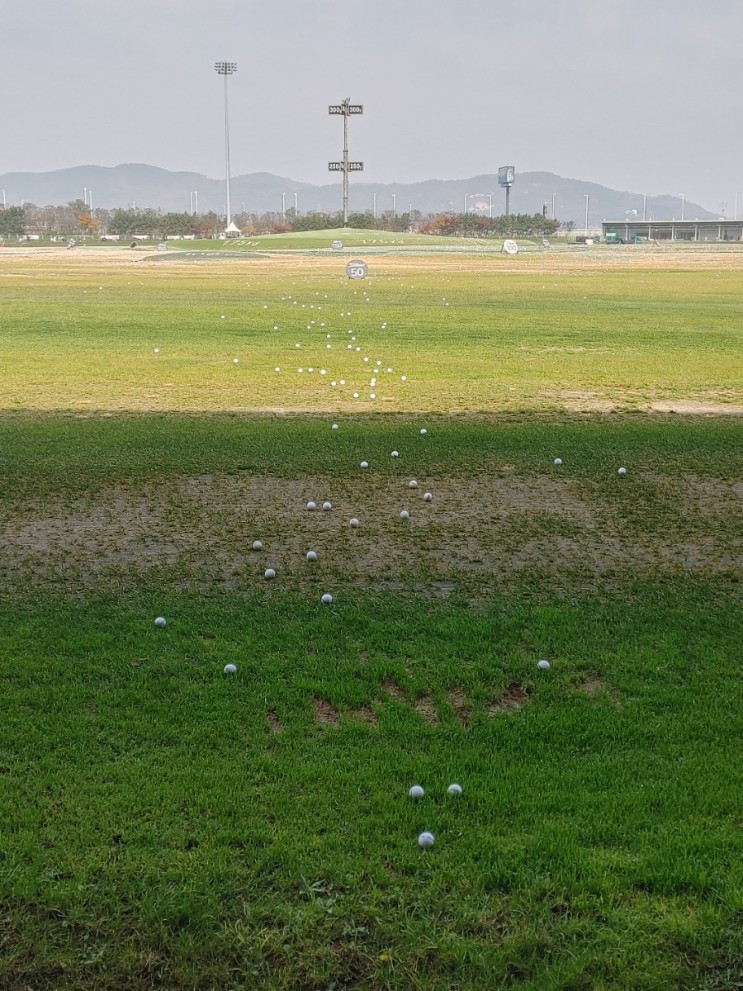 [인천/중구]스카이72CC 드림골프레인지 - 길고 넓은 원형 옥외 인도어 연습장. 숏게임,퍼팅, 파3 경기장 까지 갖춘 국내에서 제일 큰 종합 골프 연습장