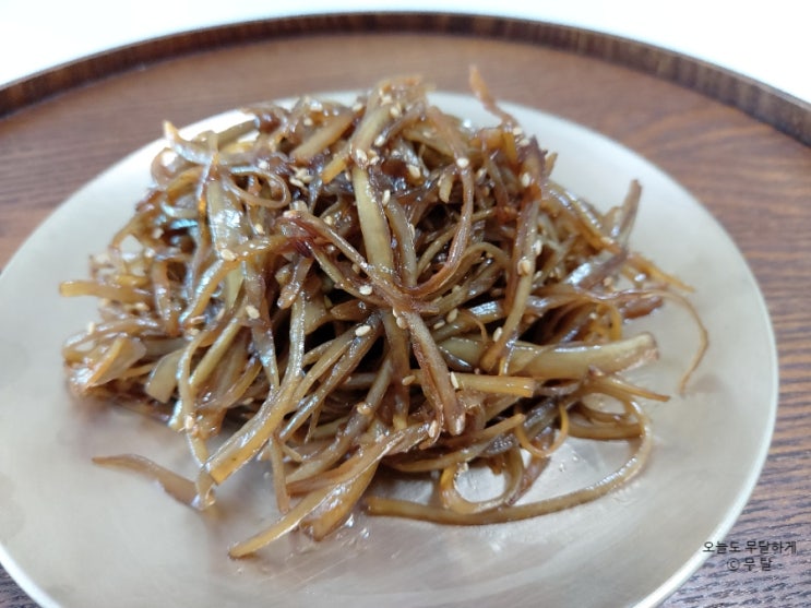 단짠 쫀득 아삭한 우엉조림 만들기 우엉조림 레시피 든든한 밑반찬 우엉김밥 유부초밥 주먹밥에 필수