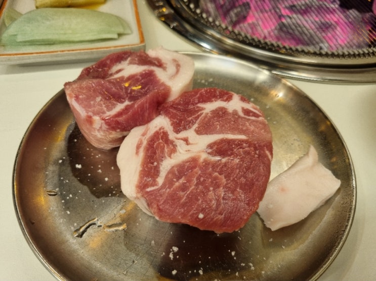  금천구 시흥사거리 고기 맛집-한돈 육즙 목살 올바른고깃집 "정돈"