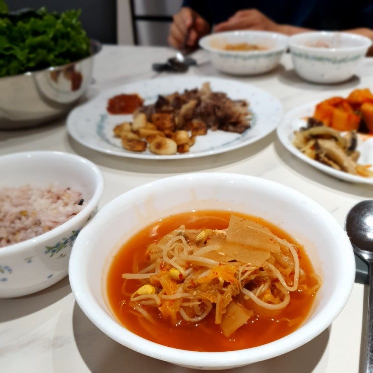 김치콩나물국 레시피 | 추운 겨울에 속 따뜻하게 한입~