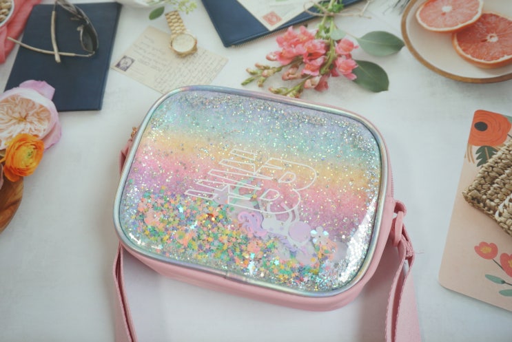  뉴발란스키즈 여아 크로스백 반짝반짝 글리터가 촤르르르