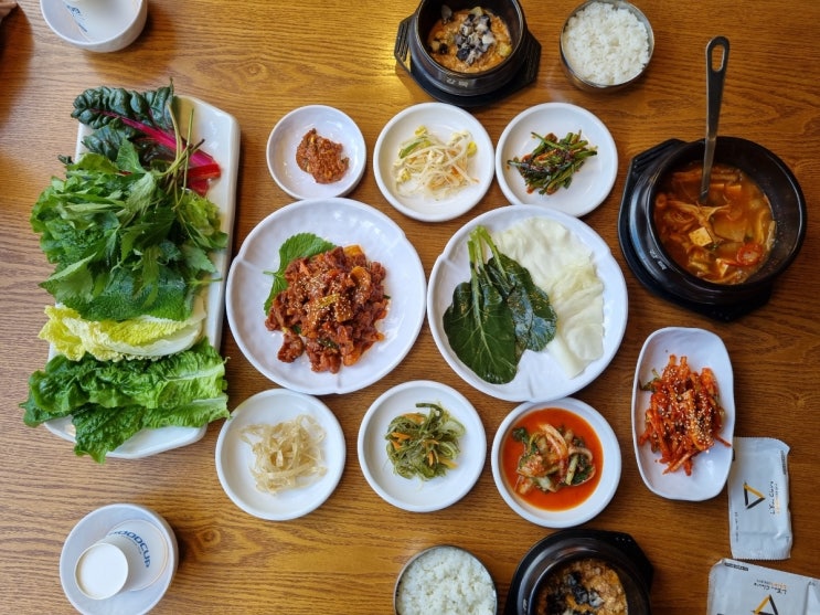  든든한 한끼 식사(대구 우렁한쌈)-친구돈 친구산