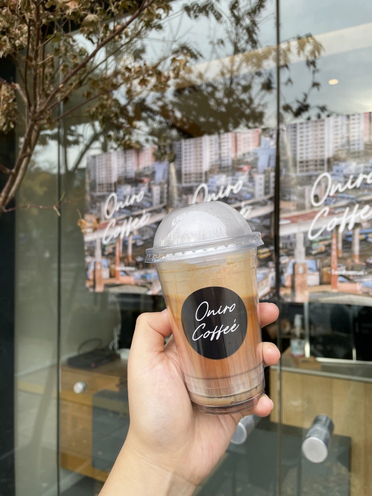  종로 서대문 오니로커피 (Oniro Coffee) - 힙하고 커피가 맛있는 경희궁자이 카페 (주차)