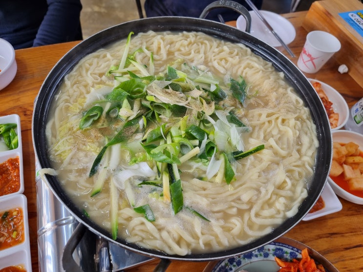 [인천/영종도] 보쌈과 칼국수 둘 다 먹고싶을땐 "조은전골칼국수"