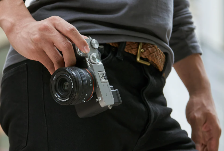 장점보단 단점이 부각되는 제품 컴팩트 풀프레임 미러리스 카메라 소니 A7C