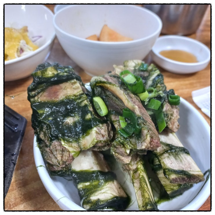  여긴 꼭가봐야해! 푸짐한 제주도 갈비탕 맛집 느영나영