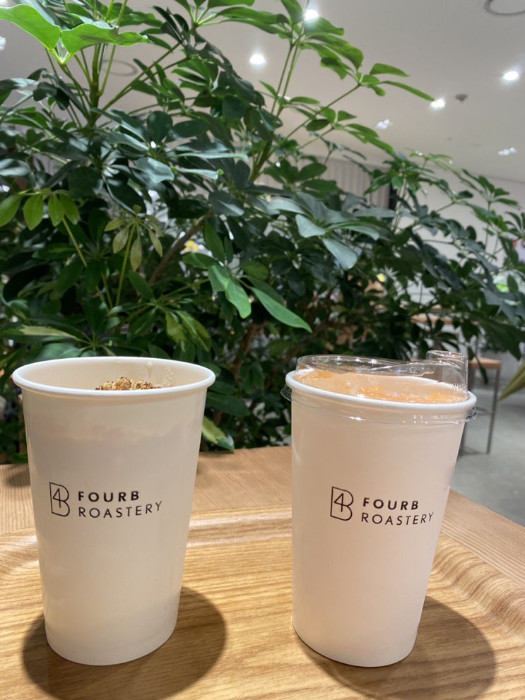 용산아이파크몰카페 FOURB 포비에서 인생 베이글을 만났어요