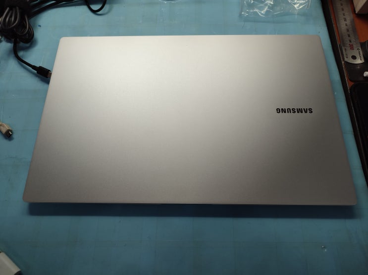  갤러시북 NT950XDX-G51AS 외관