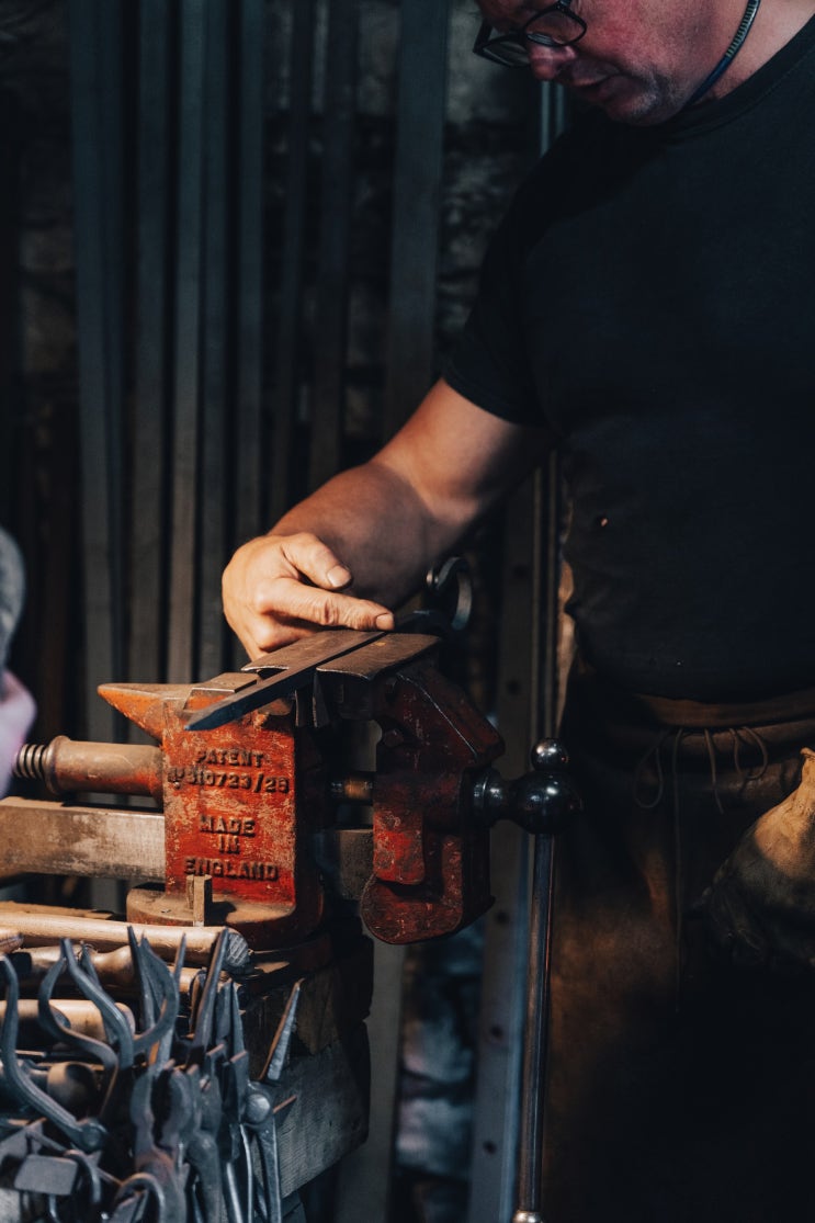 금형제작기능장 Master Craftsman Die and Mould Making 금형제작기능장 Master Craftsman Die and Mould Making
