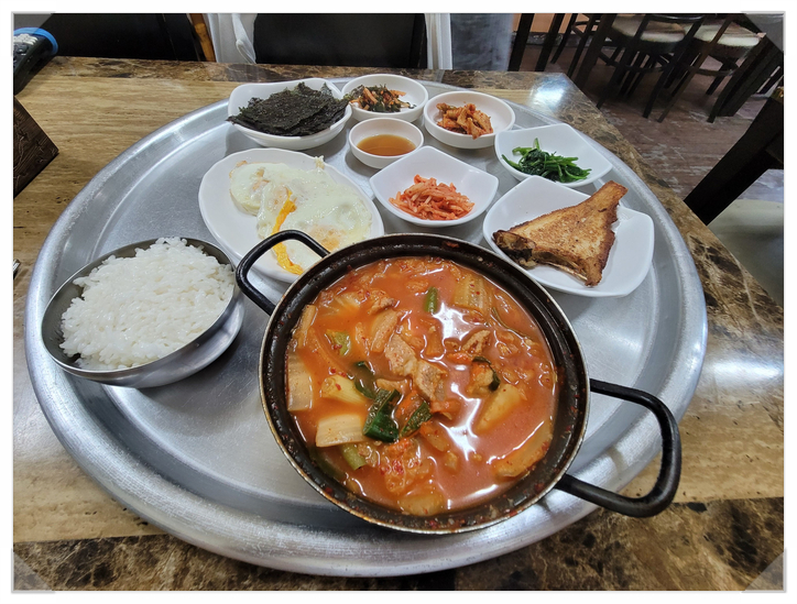  일상 / 뮤즈클리닉 후기 / 창원맛집 꿀벌식당 / 성산아트홀 오페라 라트라비아타