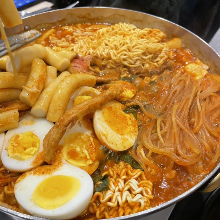  즉석떡볶이가 맛있는 을지로 맛집 크레이지후라이 센터원점