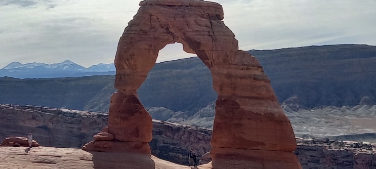  모델처럼 서 있는 아치를 만나다,  Arches National Park (아치스 국립공원: 유타주)