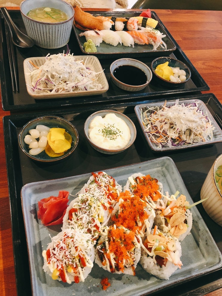  홍성 내포 맛집, 명동 푸드코트에서는 초밥상점, 북촌손만두 동시에