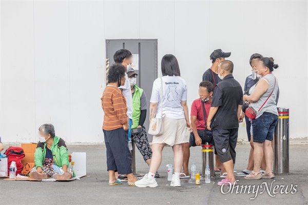 뺏기고 내몰리는... '코시국' 여성 홈리스들의 삶 뺏기고 내몰리는... '코시국' 여성 홈리스들의 삶